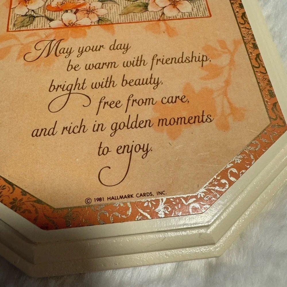 Vintage Hallmark 1981 Birds Plaque Wall Hanging Saying Friendship